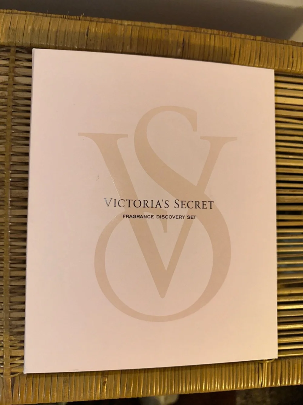 Victoria's Secret Fragrance Discovery Set - White & Cream Packaging - Picture 6 of 7